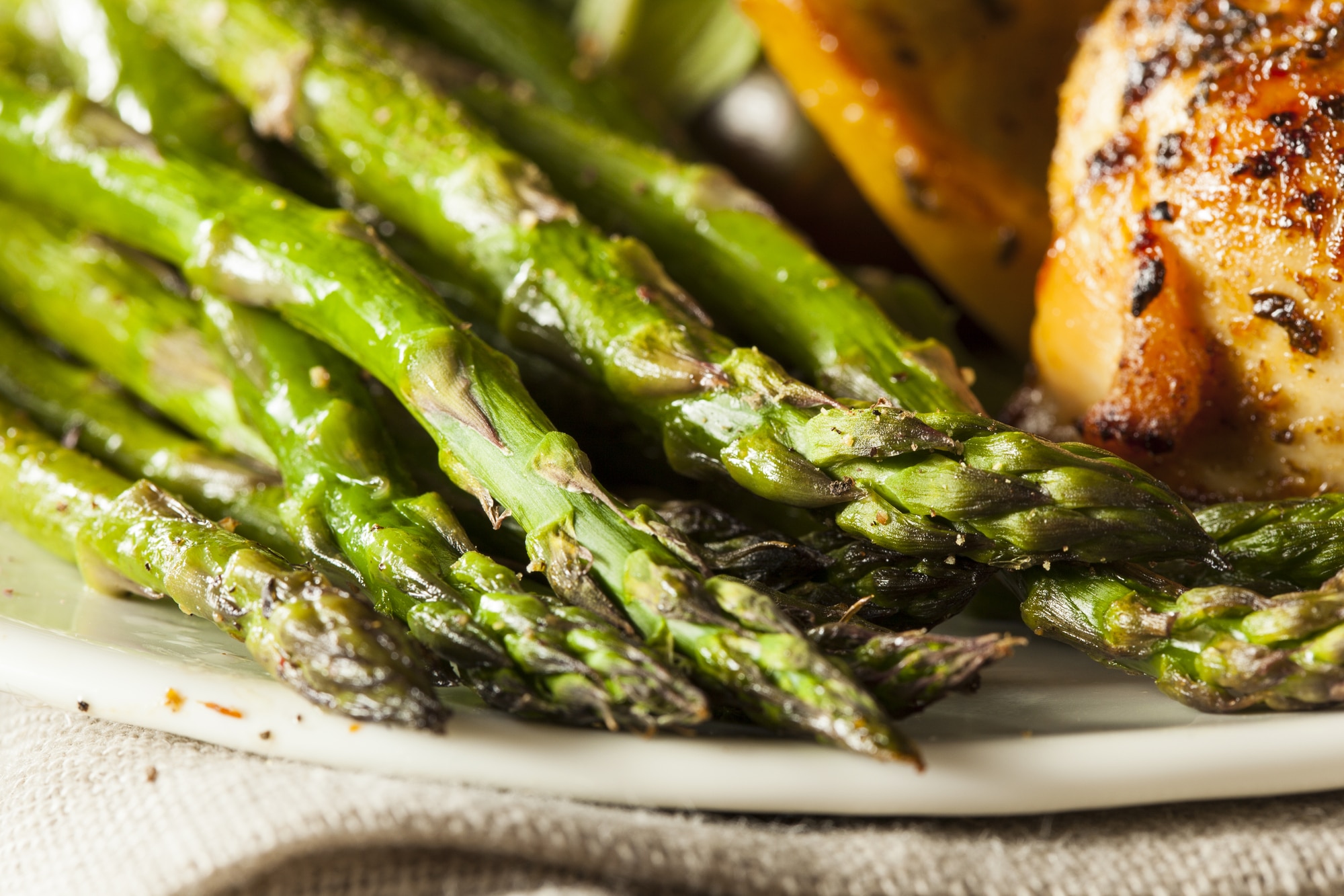 instant pot asparagus on a plate