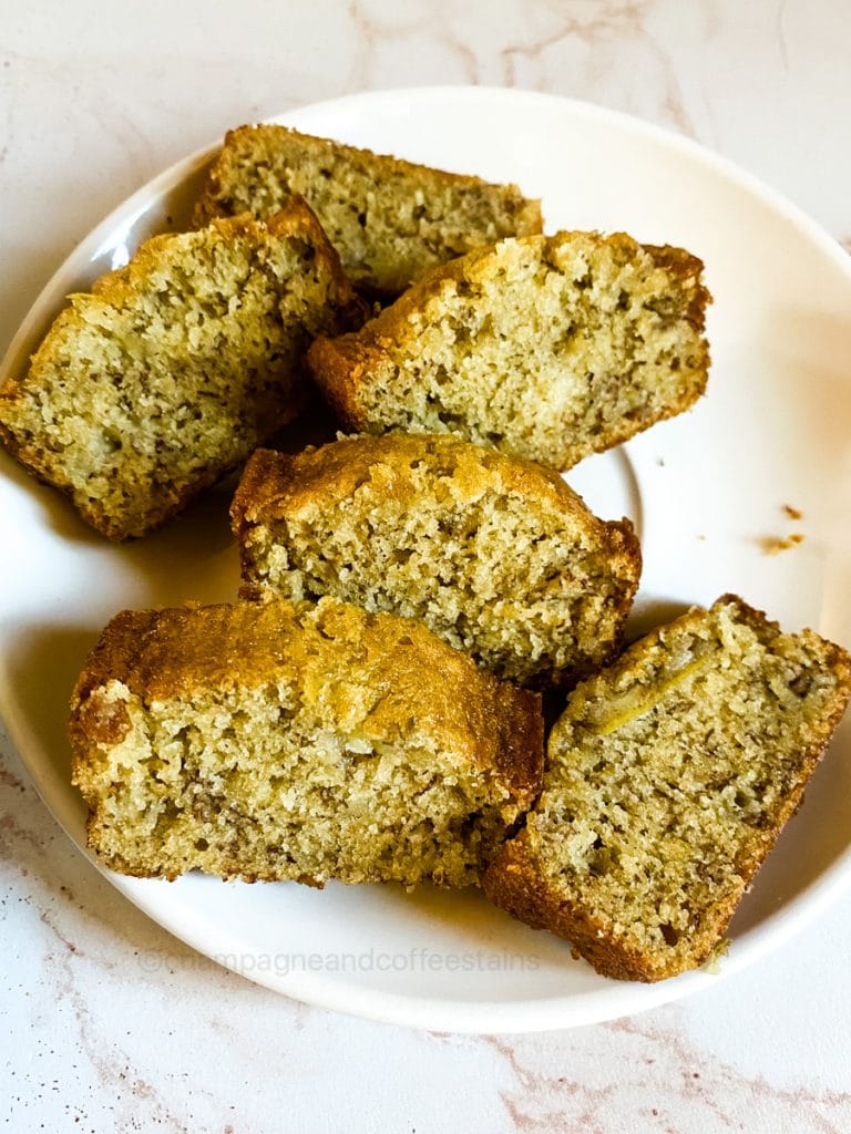 https://www.champagneandcoffeestains.com/wp-content/uploads/2021/06/mini-banana-bread-768x1024.jpg